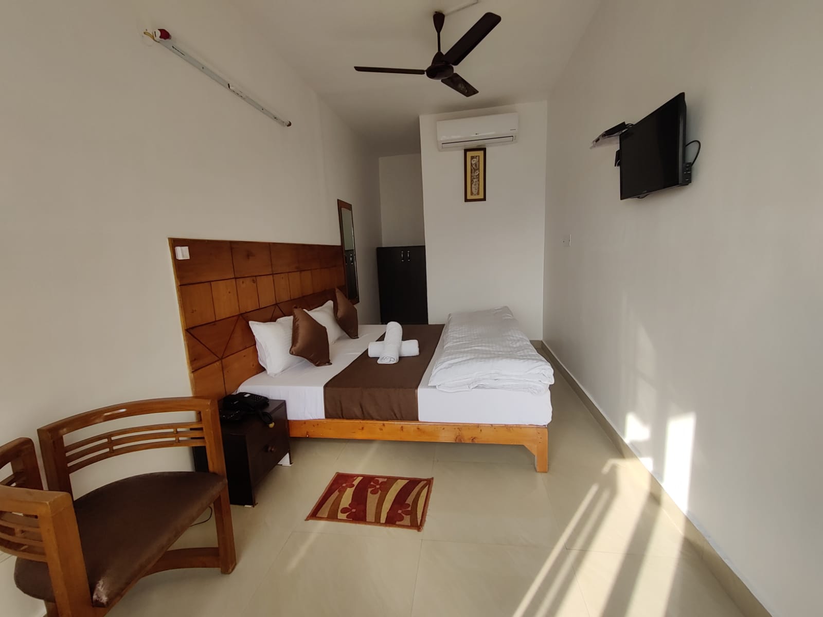 Hotel Bagora Heights-Standard room-1